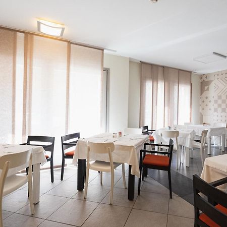 Parini Hotel Bosisio Parini ภายนอก รูปภาพ