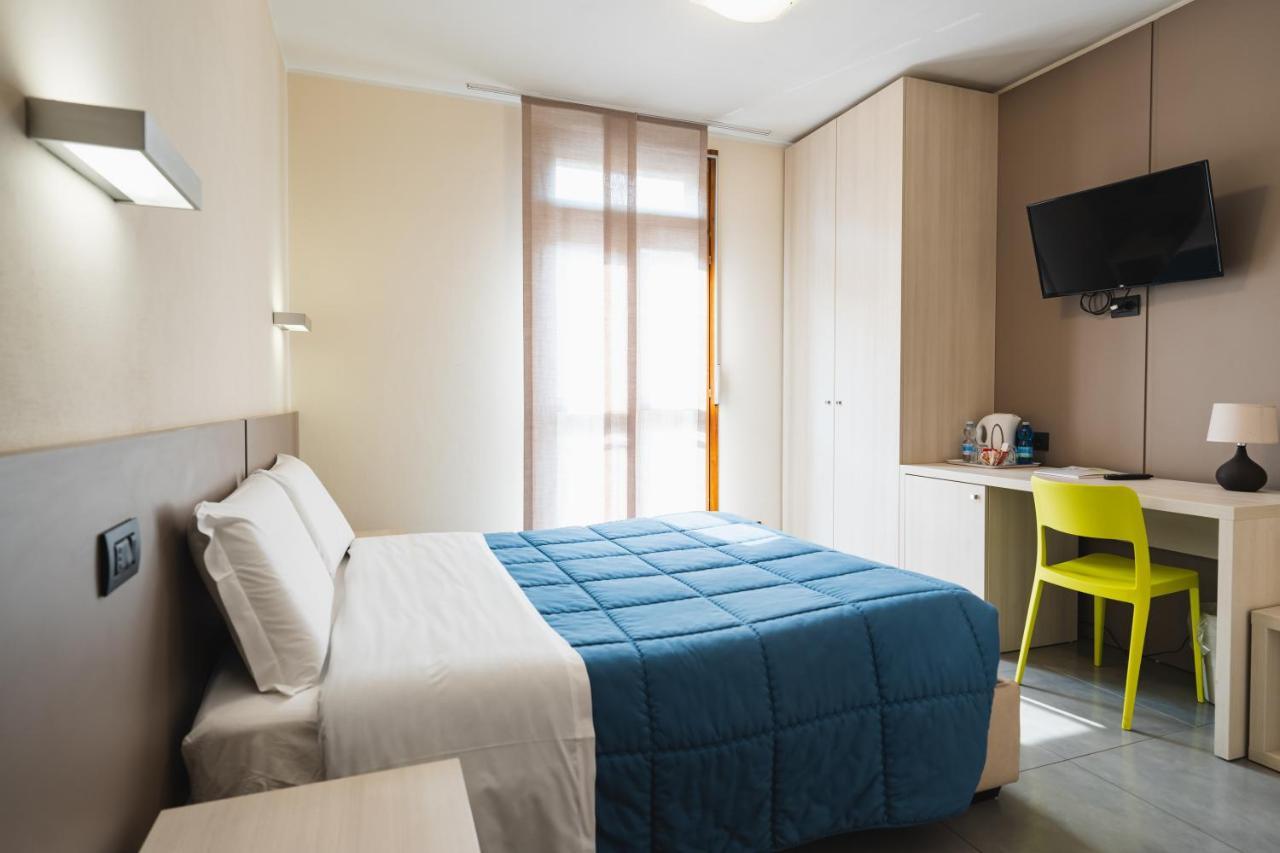 Parini Hotel Bosisio Parini ภายนอก รูปภาพ