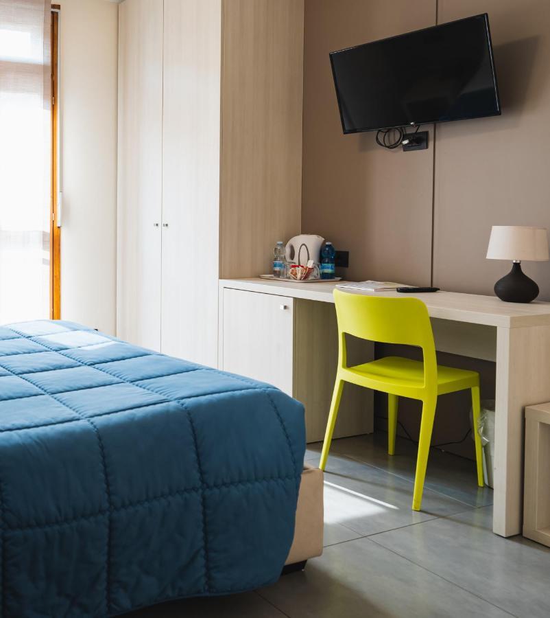 Parini Hotel Bosisio Parini ภายนอก รูปภาพ
