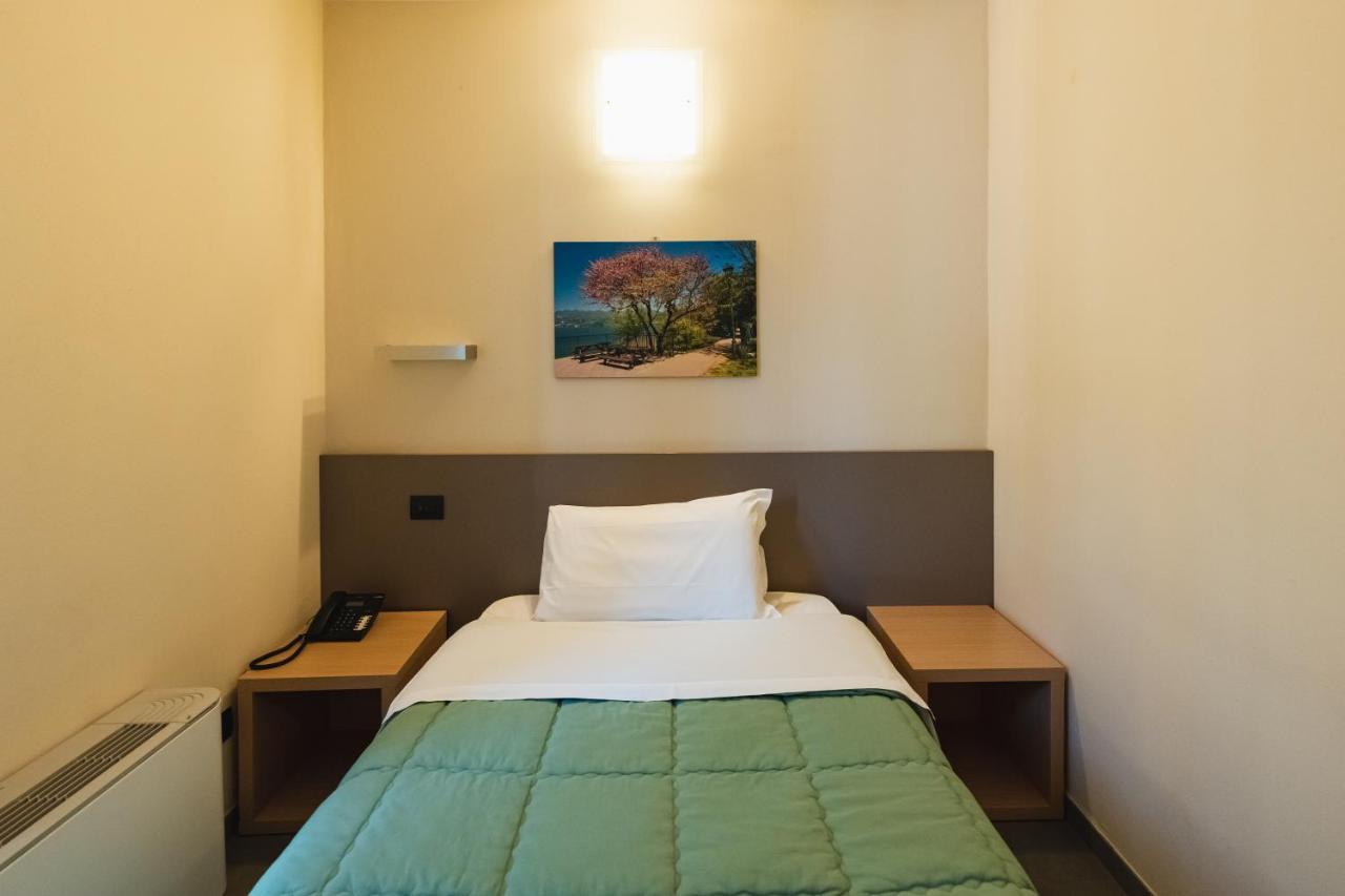 Parini Hotel Bosisio Parini ภายนอก รูปภาพ