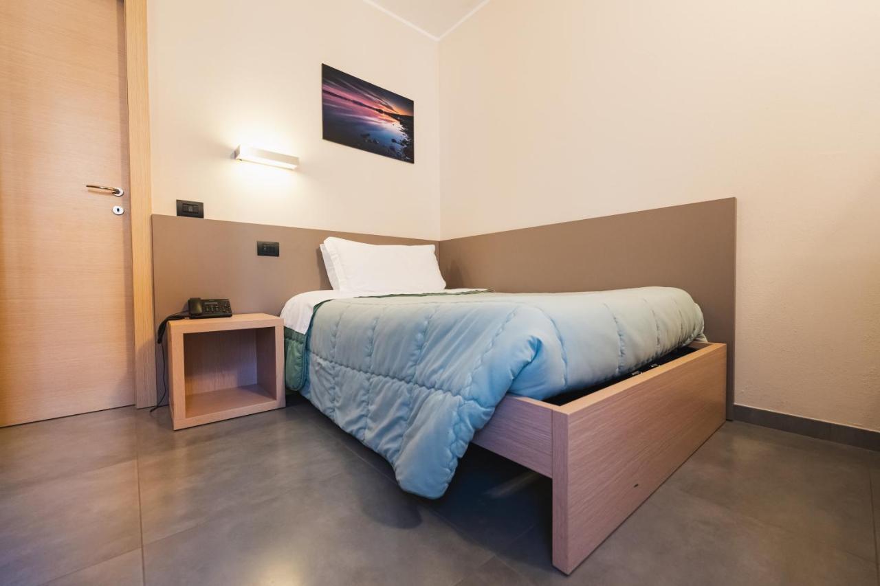 Parini Hotel Bosisio Parini ภายนอก รูปภาพ