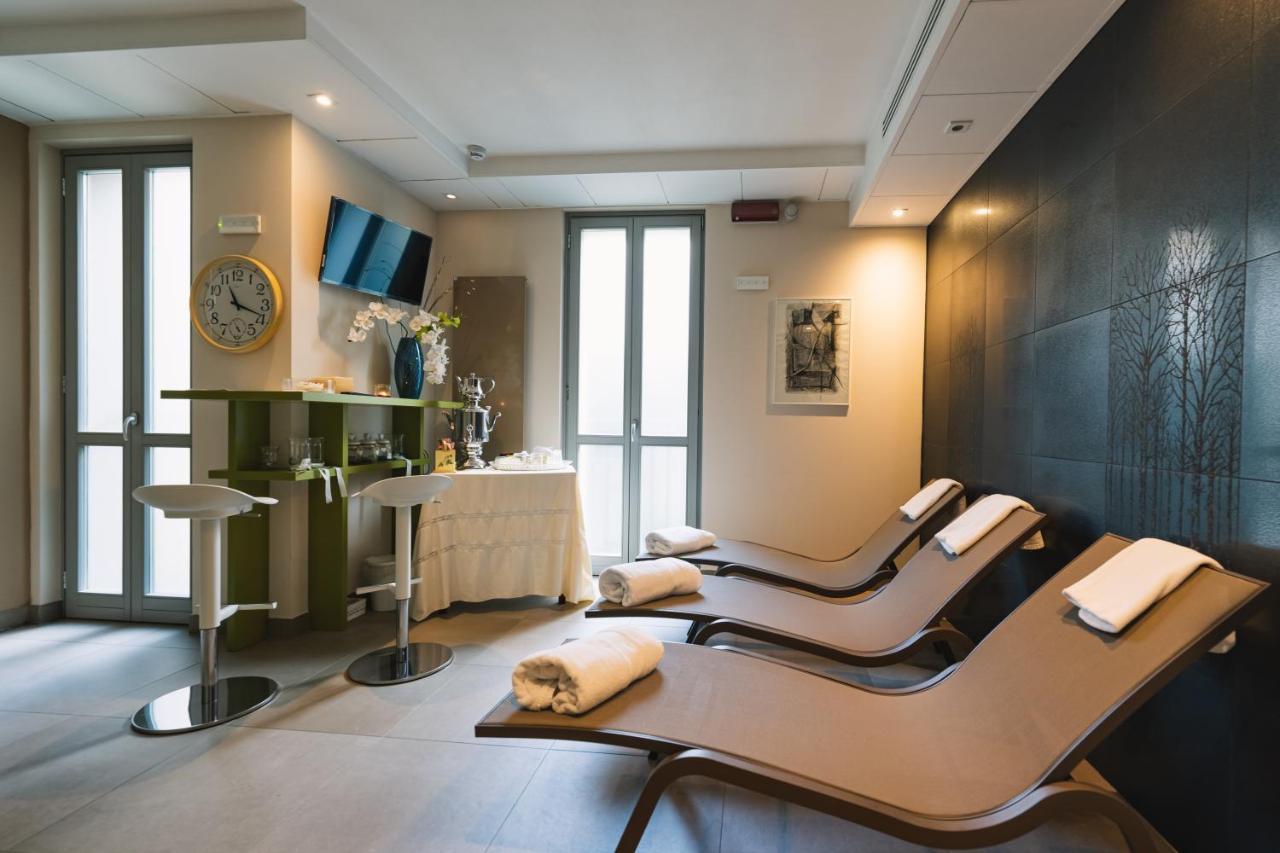 Parini Hotel Bosisio Parini ภายนอก รูปภาพ