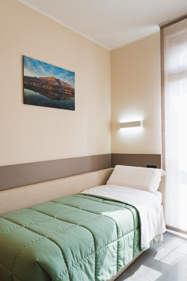 Parini Hotel Bosisio Parini ภายนอก รูปภาพ