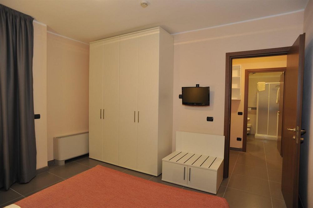 Parini Hotel Bosisio Parini ภายนอก รูปภาพ