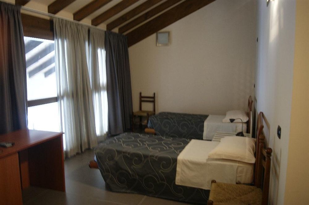 Parini Hotel Bosisio Parini ภายนอก รูปภาพ