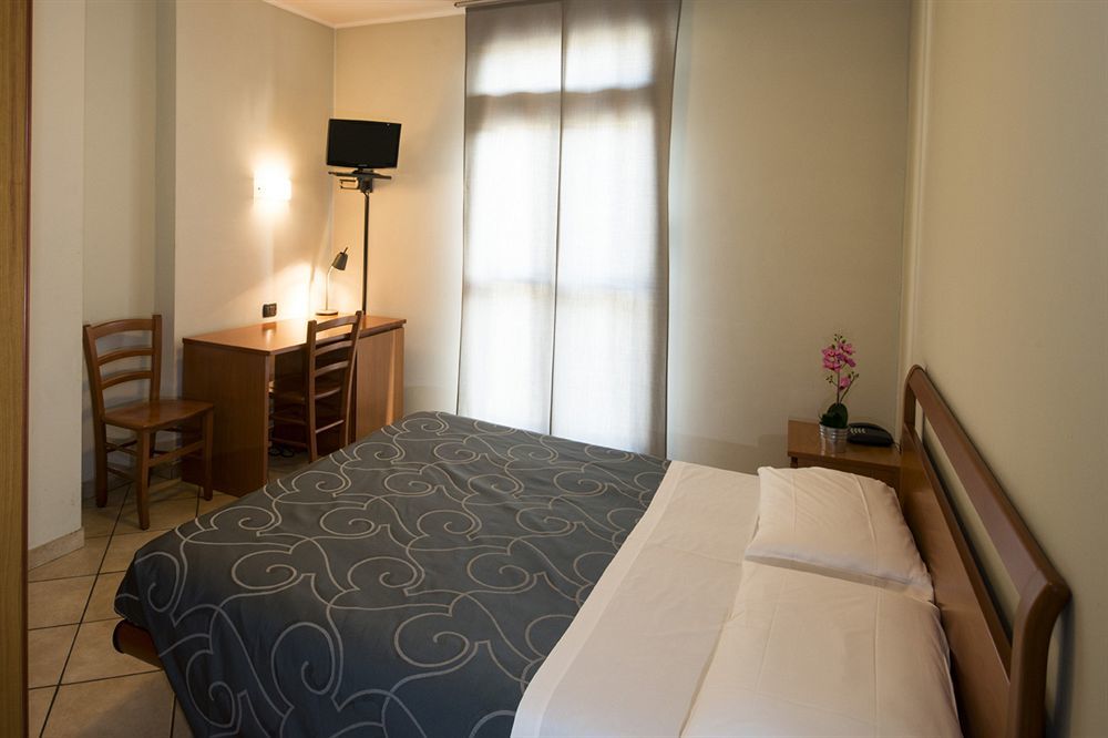 Parini Hotel Bosisio Parini ภายนอก รูปภาพ
