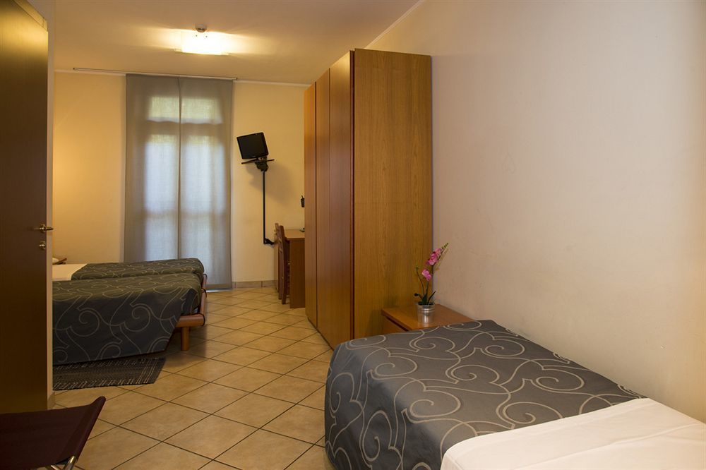 Parini Hotel Bosisio Parini ภายนอก รูปภาพ